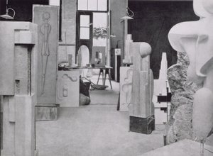 石彫り職人の工房、ワイマールのバウハウスの工房より 作： Unbekannt
