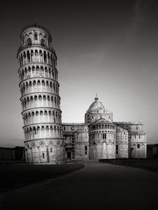ピサの塔、ピサ、イタリア、2015年 (白黒写真)