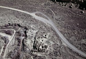 アナサジの古代集落の眺め、チャコ遺跡文化国立公園、チャコキャニオン、ニューメキシコ州、アメリカ合衆国、アナサジ文明 作： Benjamin Baud