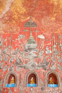 小さな仏像と鉛のガラス像のある壁、ミャンマー、インレー湖、ニャウンシュエ、シュエ ヤンフェ キョン僧院 (写真) 作： Unbekannter Künstler