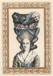 リボンと花輪で結ばれたガブリエル・ヴェルジのボンネットをかぶった女性。1777年のドーモン・ド・ベロワドの悲劇に着想を得た、ガブリエル・ヴェルギーの帽子。オクターヴ・ウザーヌの『おしゃれな髪型または風変わりな身なり』より、ド・ローバデールの手彩色リトグラフ。 作： Unbekannter Künstler