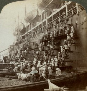 1904年に長崎の要塞化された海軍基地で太平洋のメールSSシベリアを癒し、 作： Underwood and Underwood