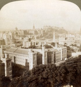 スコットランドの古い墓地の上にあるエジンバラ、サウスカロライナ州カールトンヒルから城まで、1902年。 作： Underwood and Underwood