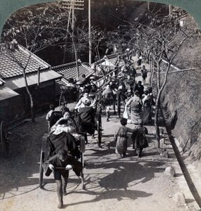太陽神の崇拝の神道祭のために、大神宮に乗って、横浜、1904。 作： Underwood and Underwood