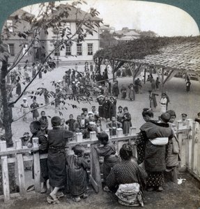 校舎と敷地、横浜、1904 作： Underwood and Underwood