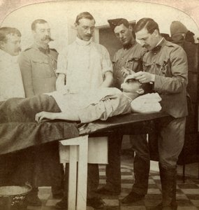 正面に倒れた兵士、ウィンバーグ病院、南アフリカ、ケープタウン、ボーア戦争、1899年-1902年 作： Underwood and Underwood