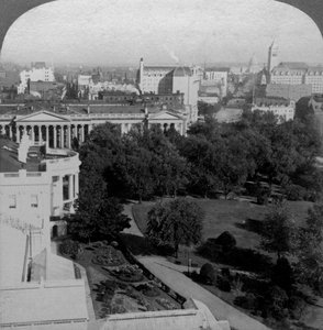 ホワイトハウスと財務省ビル、ワシントンDC、米国。 作： Underwood and Underwood