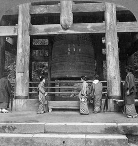 知恩院の大鐘、京都、1904。