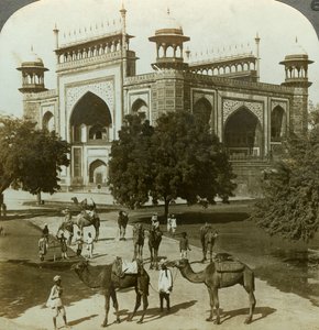 Akbar、Sikandarah、ウッタルプラデーシュ州、インド、1900年代の墓。 作： Underwood and Underwood
