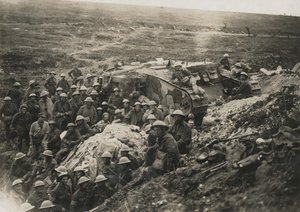 西部戦線で撮影された公式写真？D1641。フレアの戦車の1つ？、1916 作： Unknown