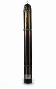 気圧計（水銀管）、エヴァンゲリスタ・トッリチェリ（1608～1647）の発明。科学技術の博物館。ミラノ