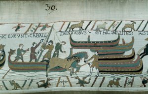 1066年、ノルマンディー公ウィリアム・ザ・コンカーラント（1027-1087）によるイングランドの征服：ノルマンディーの船がイングランドの海岸を航行している。馬が廊下で船を引いています。バイユー・タペストリーまたはマチルド王妃の刺繍の詳細 作： Unknown artist