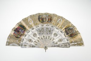 扇子 1860年頃 印刷・塗工紙、螺鈿、金・銀・銅の金属、鏡 メーカー不明 作： Unknown artist
