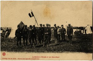1907年、モロッコのカサブランカで船上からフランス軍を指揮するダマード将軍（1856-1941）。セルバ・コレクションの絵葉書。 作： Unknown Artist