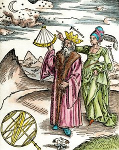 ギリシャの天文学者クロード・プトレミー（Claudius Ptolemaeus）（西暦90年頃～168年頃）が六分儀と天文学を使っている様子。1503年のエングレーヴィング。個人蔵 作： Unknown artist