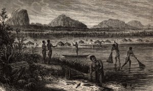 ロヴマ川（モザンビーク）の白濁水の近くで、魚の漁活動をしている様子。1840年から1856年にかけて行われたリビングストン博士の南部アフリカへの最初の航海を示すエングレーヴィング。 作： Unknown artist