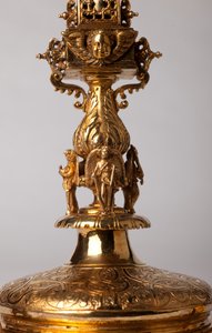 聖遺物の十字架。ジュエルを使った金属加工。由来 修道院（サン・アマン・トゥルネー、元エルノン。16世紀の作品。詳細 作： Unknown artist