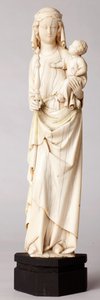 彫像。マドンナと子供カテドラル支部長カンティノー猊下寄贈象牙製。13世紀 作： Unknown artist