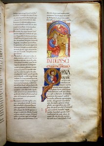 聖ルカの福音書は、雄牛のページと一緒に描かれています。薄さ52,5x36 cm Rome, Biblioteca Casanatense