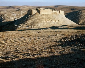 アラバの東側にある十字軍の城、Karac el Chobacの眺め 作： Unknown artist