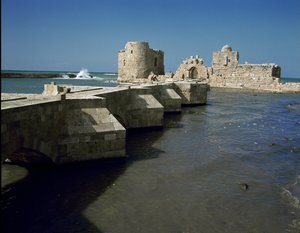 1227年に建てられたシドン海城の眺め
