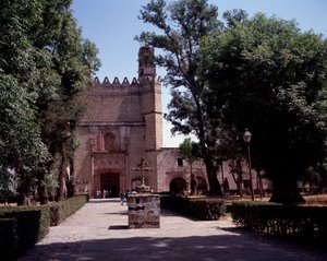 アートメキシコ：1571年に建てられたアウグスティニアン修道院（サン・アウグスティン・アコルマン修道院）の風景。十字架はテキトキ族の先住民アーティストが作ったもの。メキシコ。アコルマン 作： Unknown artist