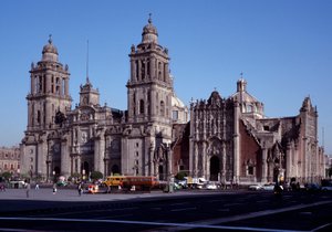 バロック美術：メキシコ・シティのメトロポリタン大聖堂の様子。18世紀のメキシコ。 作： Unknown artist