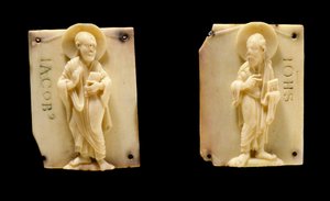 アポトーレ聖ヨハネと聖ヤコブを表現した象牙製の彫刻板12世紀ヴィヴネル・コンピエーニュ美術館