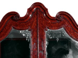 家具：ローズウッドのトゥルモー。上部分の詳細。1735年頃 日257x130x61 cm プライベートコレクション