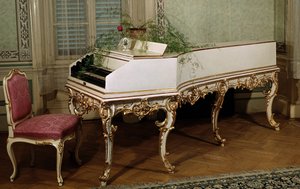 オーストリアの作曲家ウォルファング・アマデウス・モーツァルト（1756-1791）のチェンバロ（harpsichord of austrian composer Mozart） 18世紀 プラハ、モーツァルト美術館 作： Unknown artist