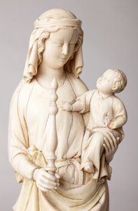 彫像。マドンナと子供カテドラル支部長カンティノー猊下寄贈象牙製。13世紀詳細、胸像。