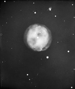おおぐま座のふくろう星雲のスライドグラス（1910年） 作： Unknown photographer