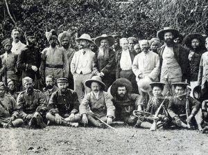 オーギュスト・パヴィ（1847-1925）ブルトン人の探検家で、1895年に英仏共同でメコン川上流域のミッションを行った。 作： Unknown photographer