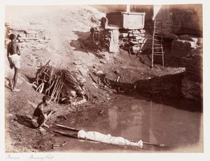 ベナレス・バーニング・ガート、1885年頃（セピア写真 作： Unknown photographer