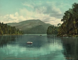 イーグル湖からのブルーマウンテン、アディロンダック山脈、1902年頃 作： Unknown photographer