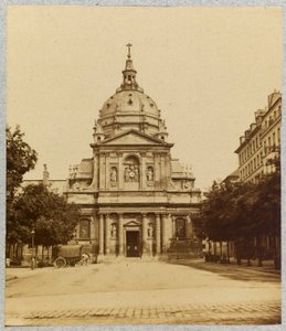 ソルボンヌ礼拝堂のファサード、パリ、1875-1925年頃（モノクロ写真） 作： Unknown photographer