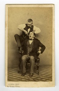 フランス、歯の引き抜き歯科医のプロの写真 作： Unknown photographer