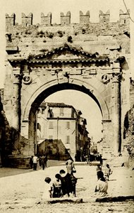 歴史地理。1900.イタリア。リミニの凱旋門。 作： Unknown photographer