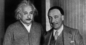 ルイス・ファリグール、別名ジュール・ロマン、アメリカ、プリンストンのアルバート・アインシュタインが受け取る 作： Unknown photographer