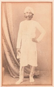 1857年頃、ラクナウ包囲戦でトーマス・カヴァナの回避を支援したインド人、カノウジ・ラル嬢 作： Unknown photographer