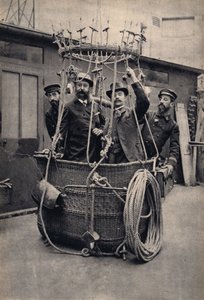 熱気球を使った写真撮影の演出。写真、19世紀後半、パリColl.セルバ。 作： Unknown photographer