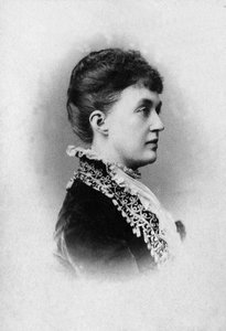 ルクセンブルク大公夫人アンハルト・デッサウ（Anhalt-Dessau）（1833-1916）によるアデレード・マリーの肖像。 作： Unknown photographer