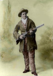 1895年のカラミティ・ジェーン（マーサ・カナリー1852～1903年）の肖像。 作： Unknown photographer