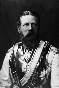 1888年にプロイセン王であり、99日間ドイツ皇帝であったフリードリヒ3世（1831-1888）の肖像。 作： Unknown photographer