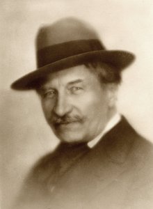 フランスの作曲家、ギュスターヴ・シャルパンティエ（1860-1956）の肖像。 作： 未知の写真家