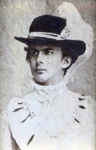 帽子をかぶったバイエルンのルートヴィヒ2世（1845-1886）の肖像画、Anonymous .写真バイエルン州の城・庭園・湖の管理局 作： Unknown photographer