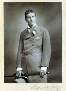 オルレアン公フィリップ（1869年～1926年）の若き日の肖像。 作： Unknown photographer