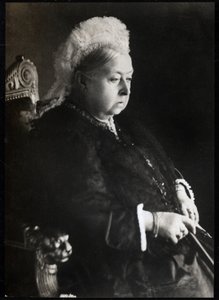 グレート・ブリテンおよびアイルランド連合王国の女王、ヴィクトリア女王（ヴィクトリア・アイア）（1819-1901）の肖像。FPLコレクション。 作： Unknown photographer