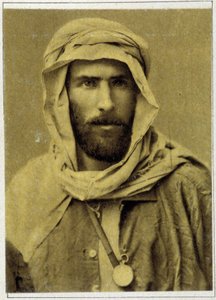 1882年、サヴォルグナン・デ・ブラッツァの肖像。 作： Unknown photographer