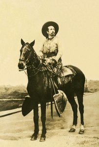 バッファロー・ビルとして知られるウィリアム・フレデリック・コディ（1846-1917）の肖像。 作： Unknown photographer